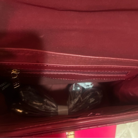 Badgley Mischka Kelly Quilted Crossbody Bag NWT - Picture 5 of 10